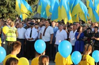 «Благословенні будьмо і єдині»: делегація з Львівщини зустріла День Незалежності на Луганщині